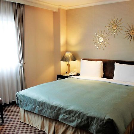 Astar Hotel Taipei Bagian luar foto