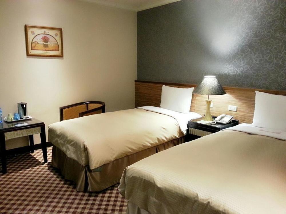 Astar Hotel Taipei Bagian luar foto