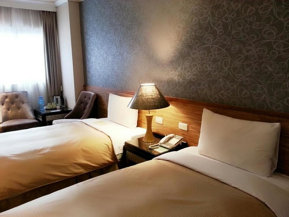 Astar Hotel Taipei Bagian luar foto