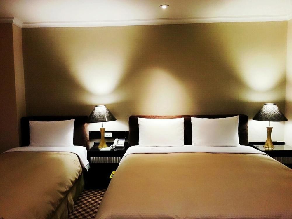 Astar Hotel Taipei Bagian luar foto