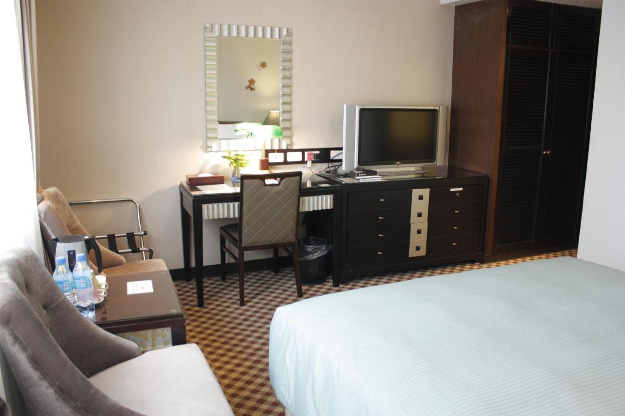 Astar Hotel Taipei Bagian luar foto