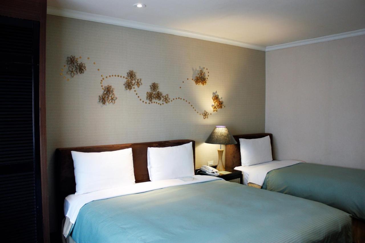 Astar Hotel Taipei Bagian luar foto