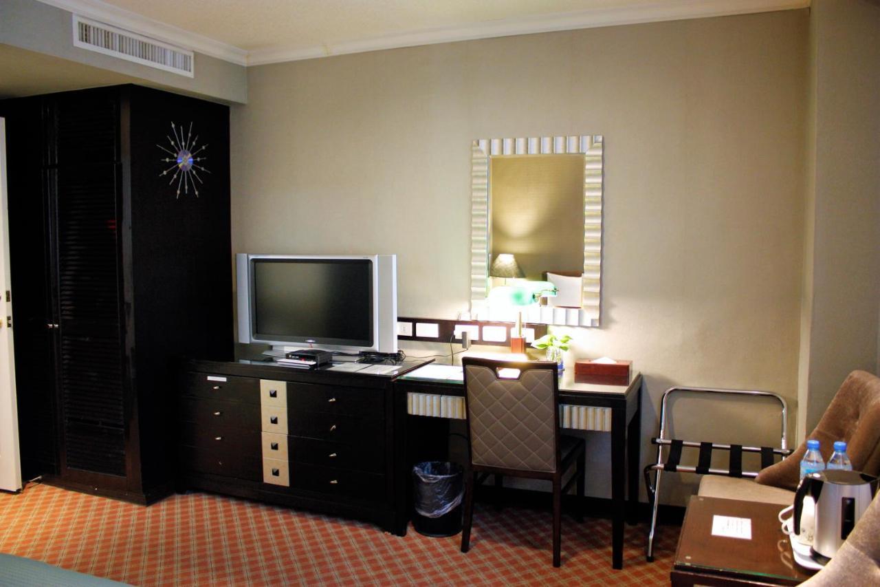 Astar Hotel Taipei Bagian luar foto